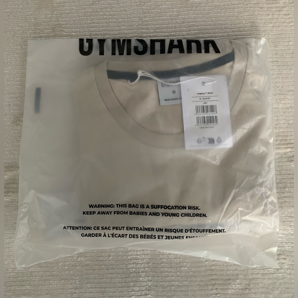 NEW Gymshark Men’s LEGACY T-SHIRT Slim Fit - Size MEDIUM Pebble Grey Activewear